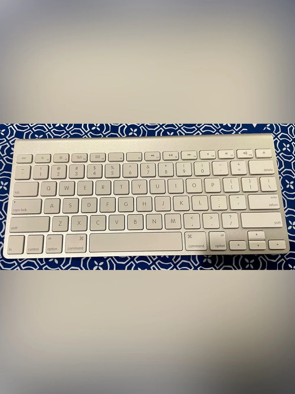 Apple Silver Wireless Bluetooth Aluminum Keyboard